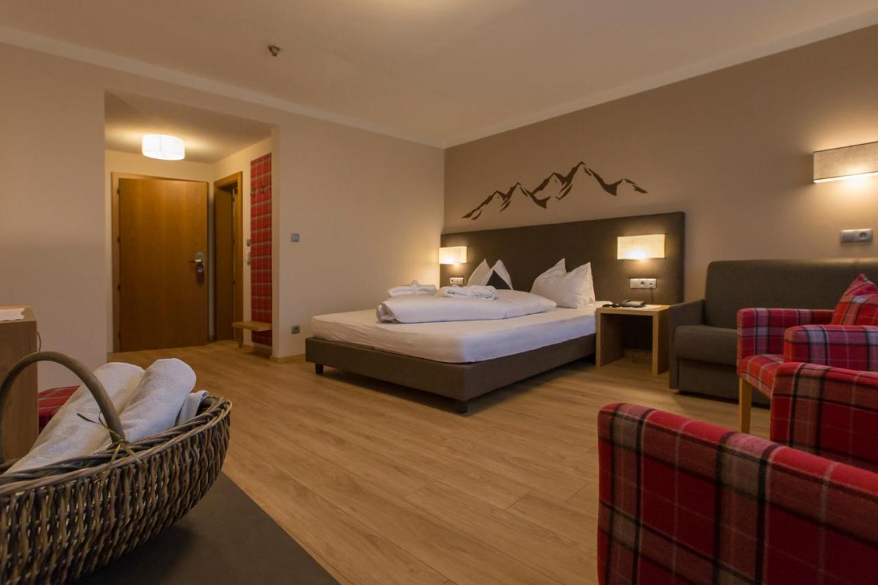 Hotel Muehlenerhof Campo Tures Esterno foto